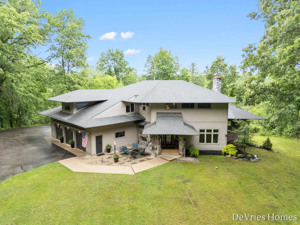 333 Fennessey Street SW Tallmadge Charter Township MI 49534