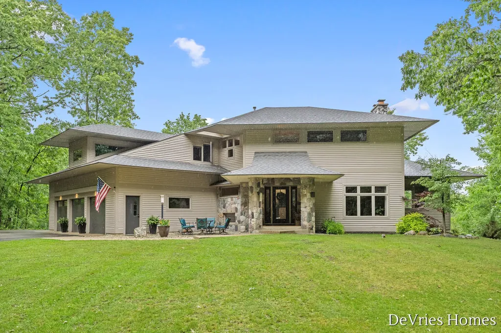 333 Fennessey Street SW Tallmadge Charter Township MI 49534