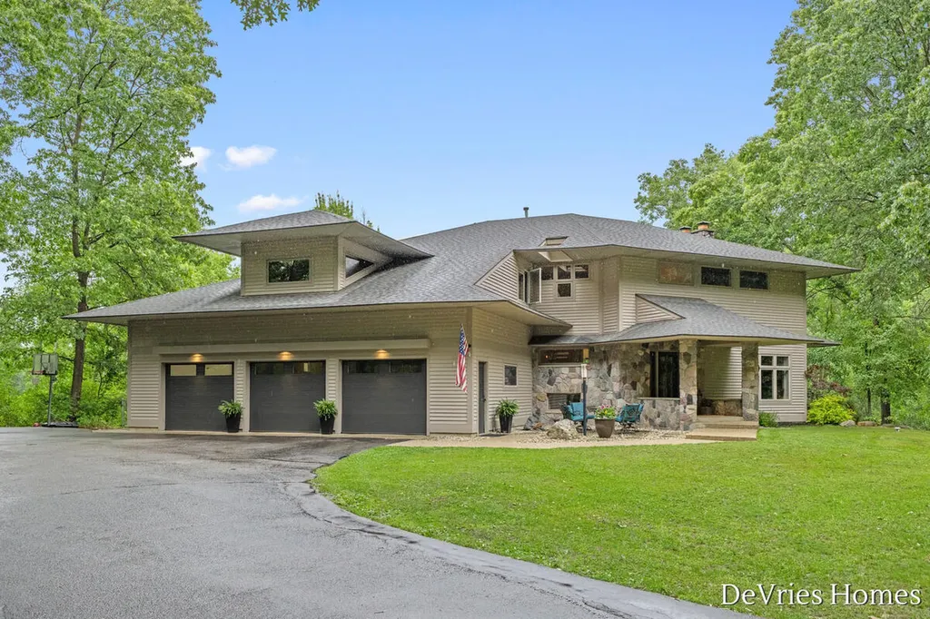 333 Fennessey Street SW Tallmadge Charter Township MI 49534