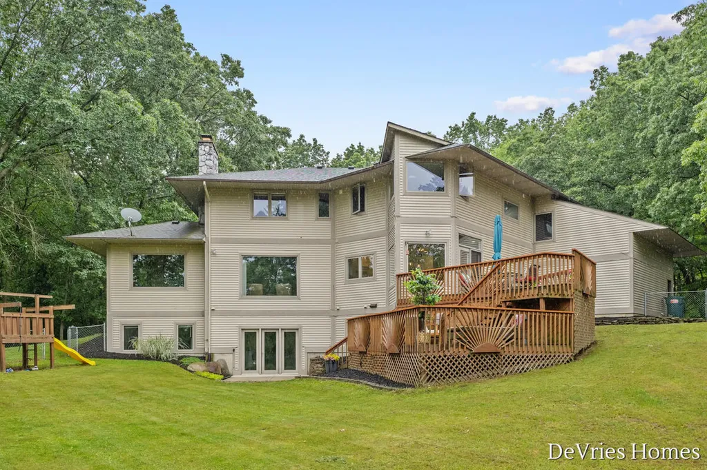 333 Fennessey Street SW Tallmadge Charter Township MI 49534