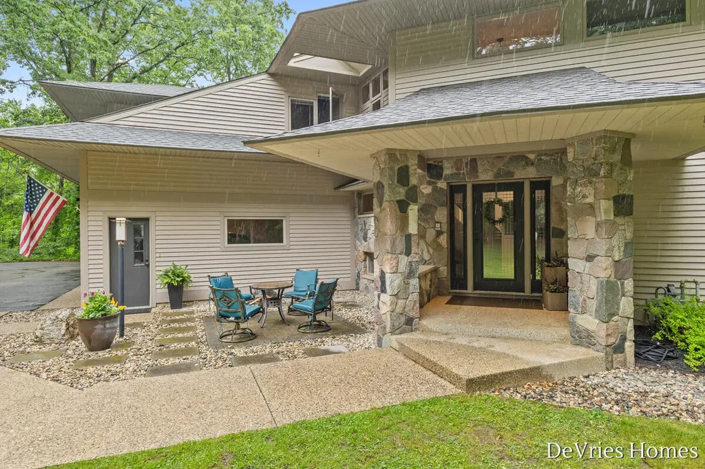 333 Fennessey Street SW Tallmadge Charter Township MI 49534
