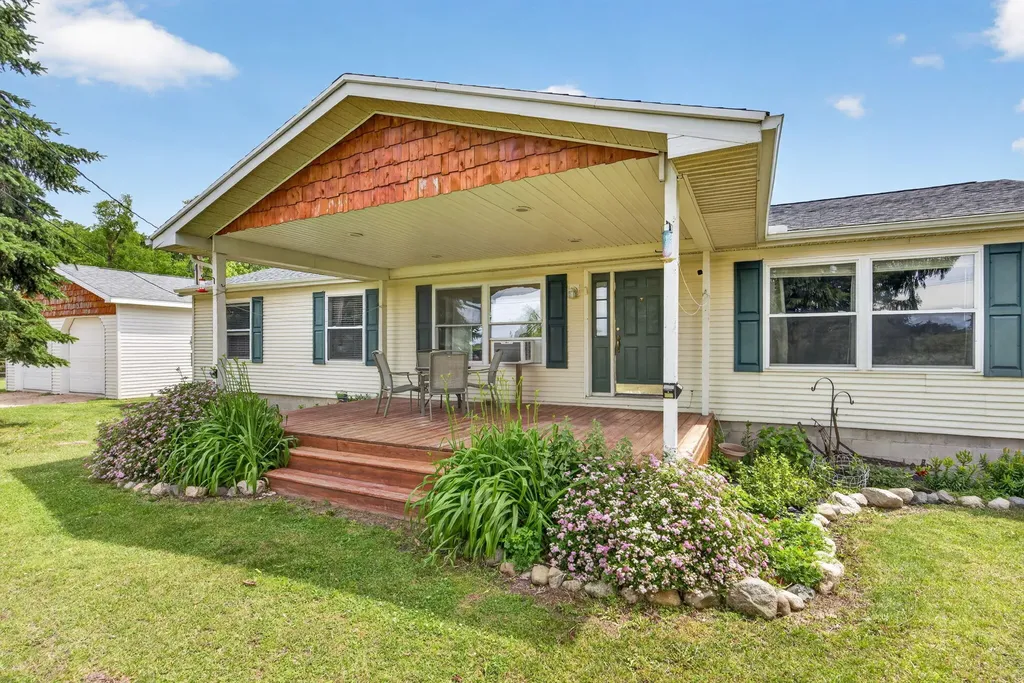 5110 N Cedar Lake Road NE Day Township MI 48829