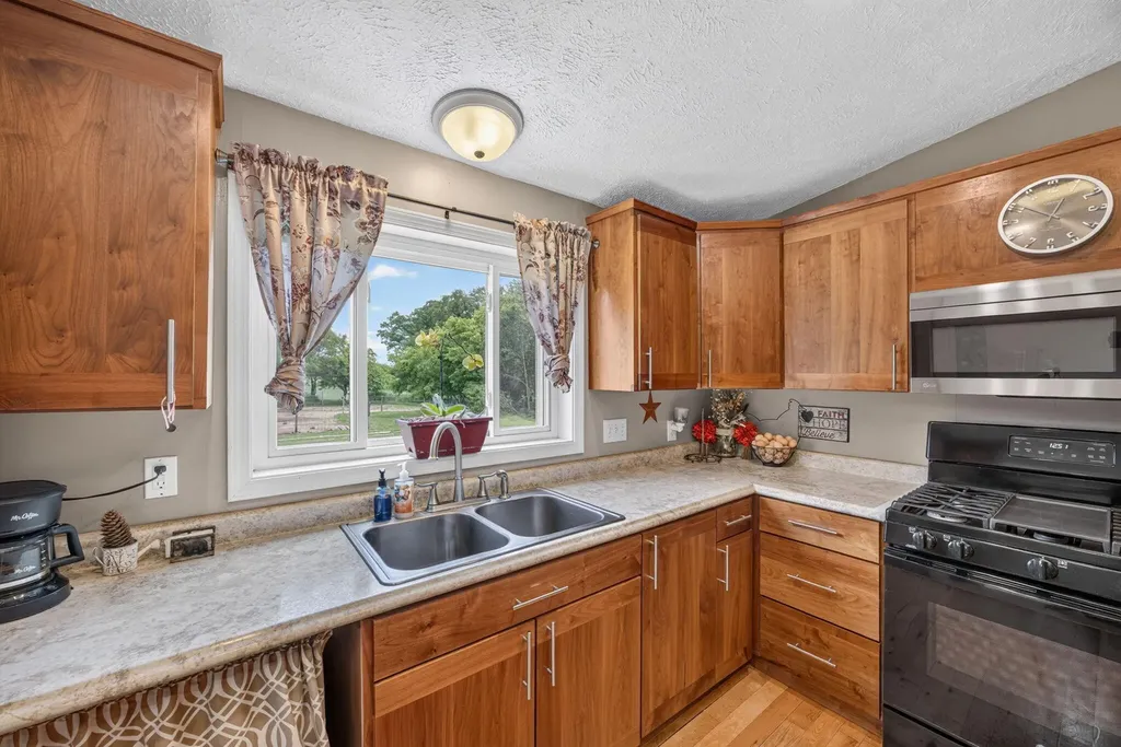 5110 N Cedar Lake Road NE Day Township MI 48829