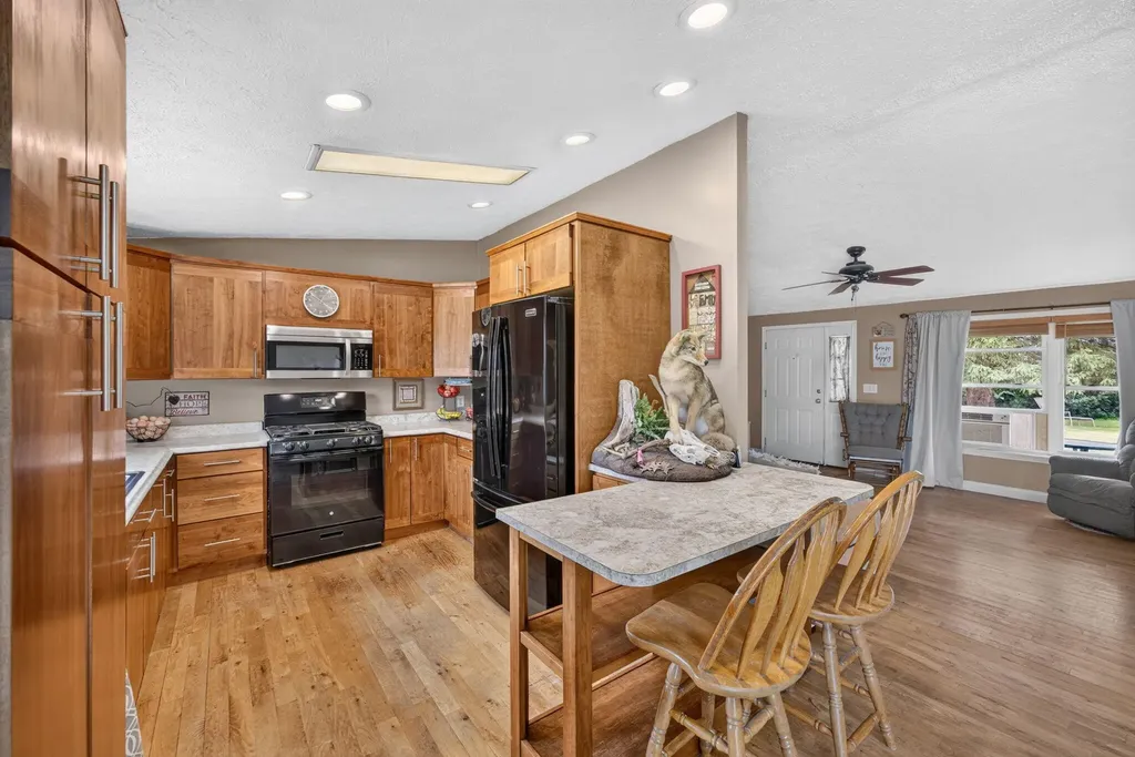 5110 N Cedar Lake Road NE Day Township MI 48829
