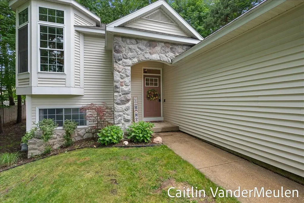 11035 Timberline Drive Allendale Charter Township MI 49401
