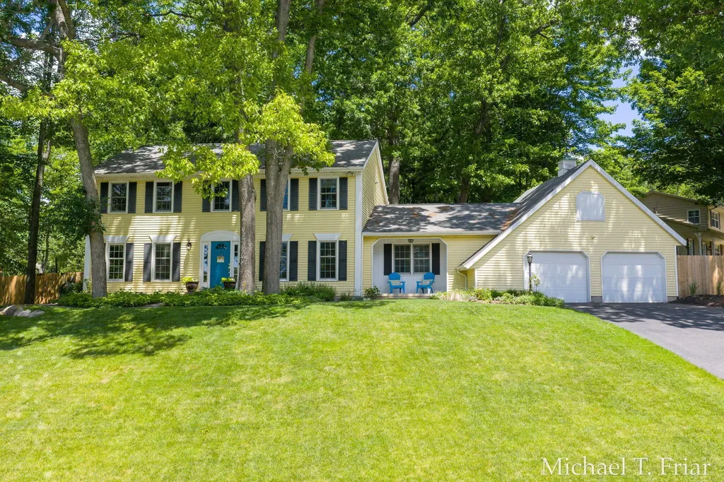 7421 Treeline Drive SE Cascade Charter Township MI 49546