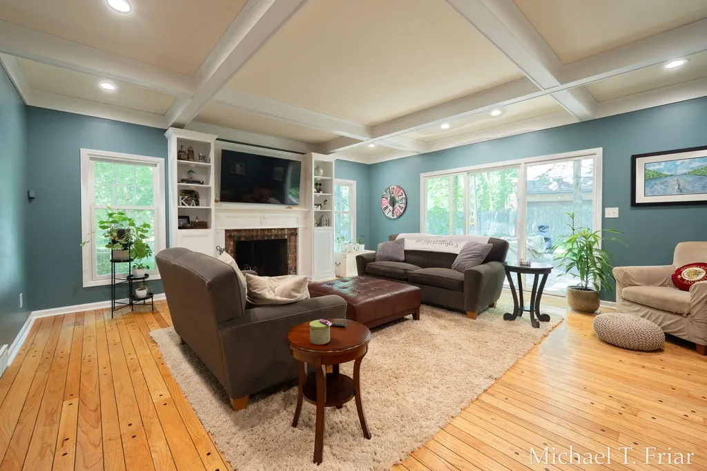 7421 Treeline Drive SE Cascade Charter Township MI 49546