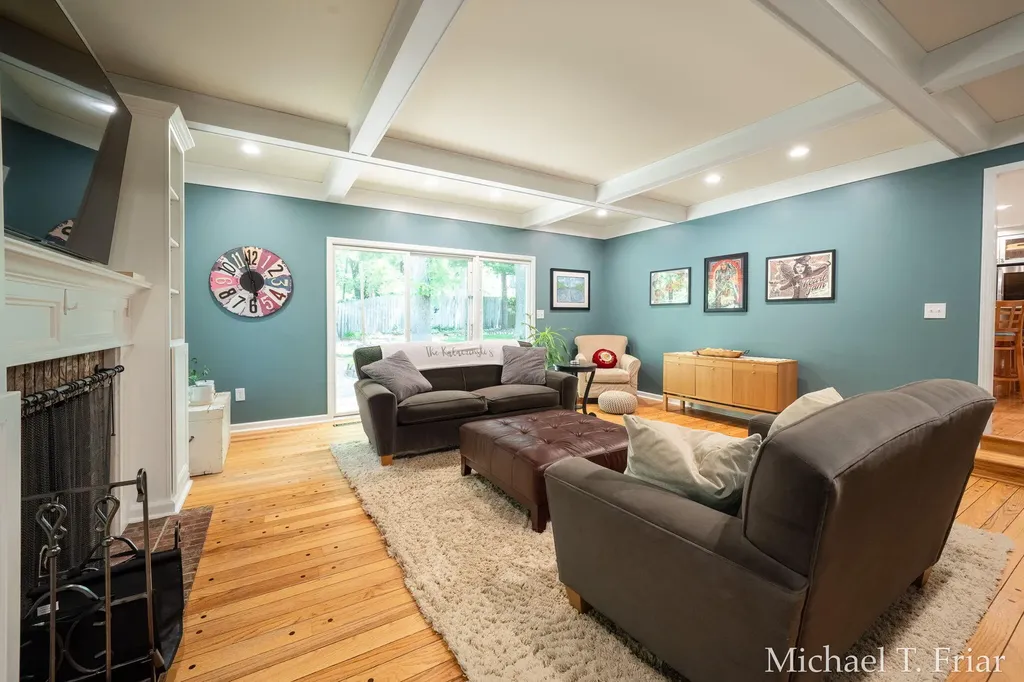 7421 Treeline Drive SE Cascade Charter Township MI 49546