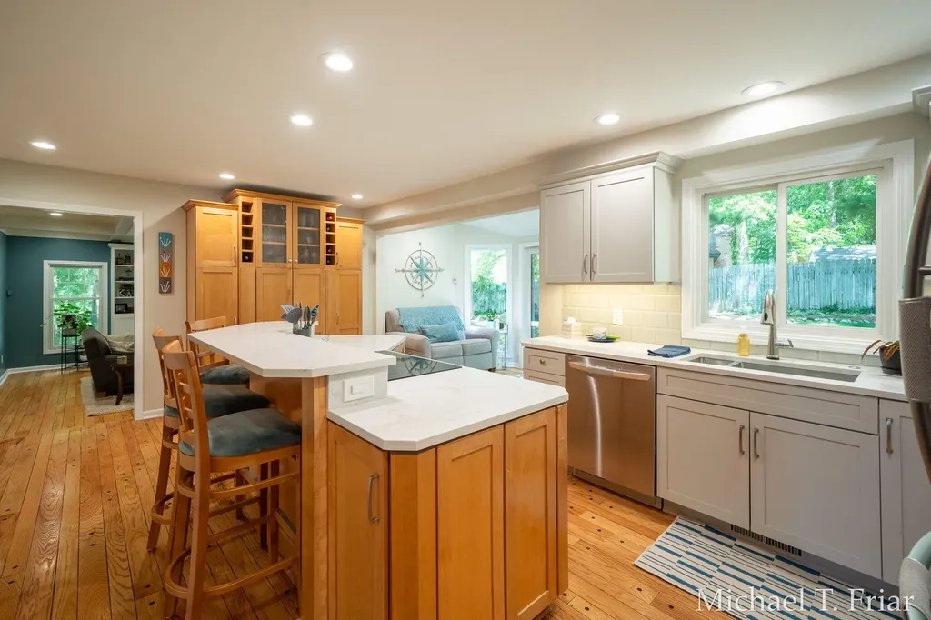 7421 Treeline Drive SE Cascade Charter Township MI 49546