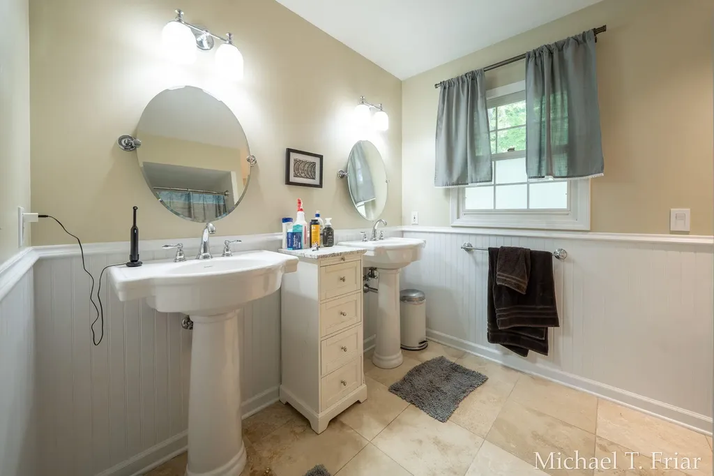 7421 Treeline Drive SE Cascade Charter Township MI 49546