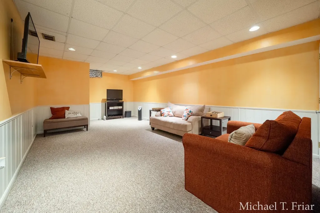 7421 Treeline Drive SE Cascade Charter Township MI 49546