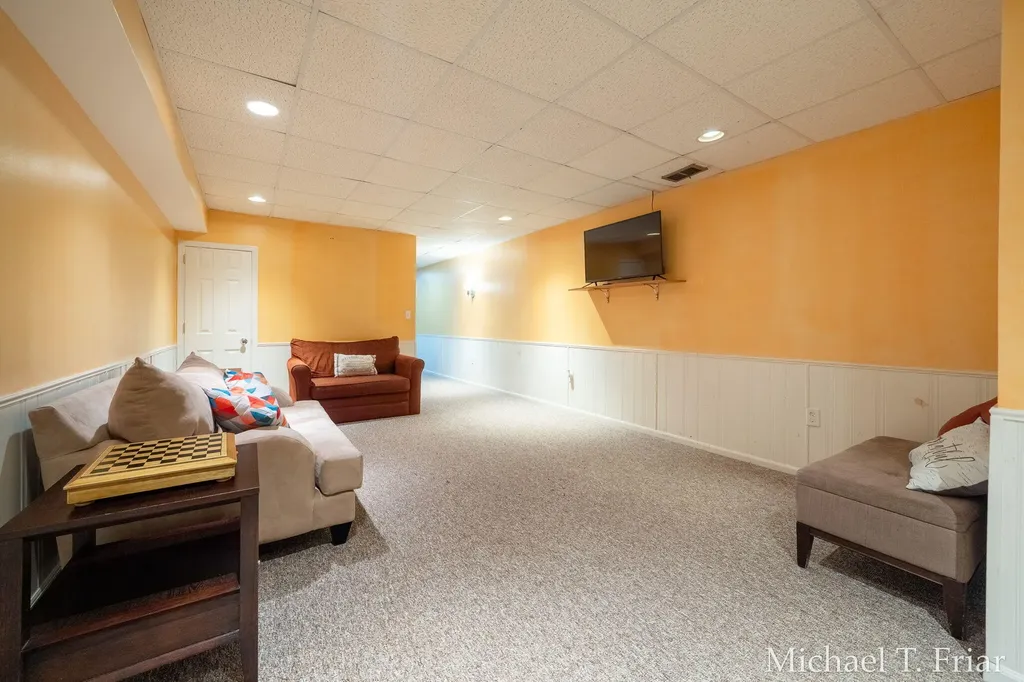 7421 Treeline Drive SE Cascade Charter Township MI 49546