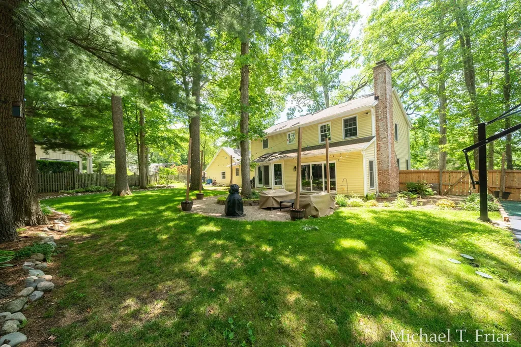 7421 Treeline Drive SE Cascade Charter Township MI 49546