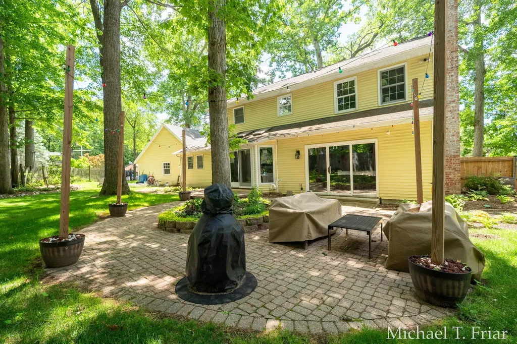 7421 Treeline Drive SE Cascade Charter Township MI 49546