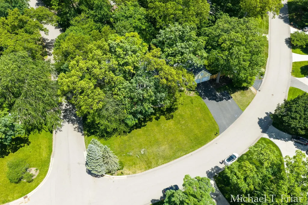 7421 Treeline Drive SE Cascade Charter Township MI 49546
