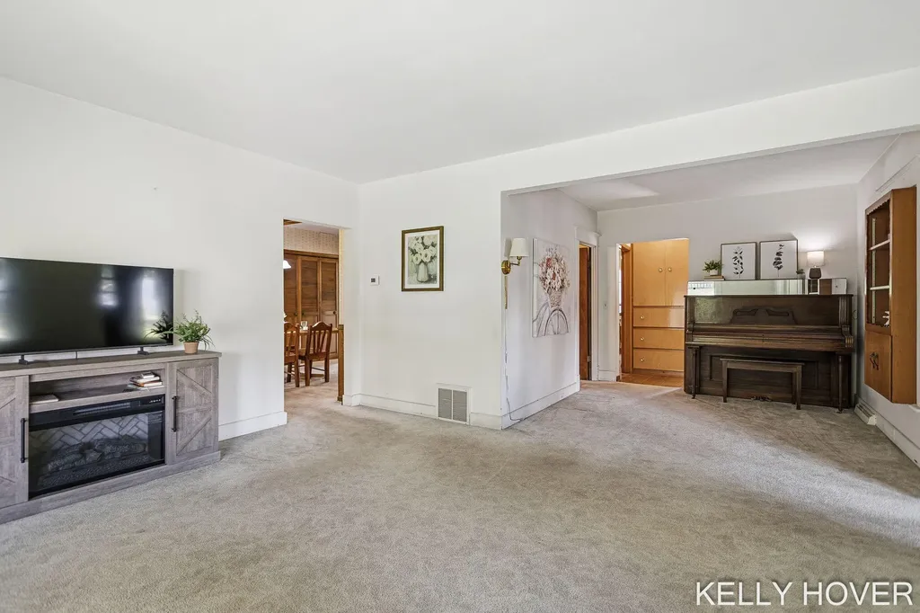 1191 144th Avenue Dorr Township MI 49348