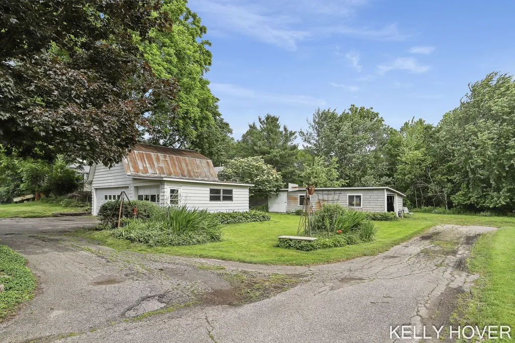 1191 144th Avenue Dorr Township MI 49348