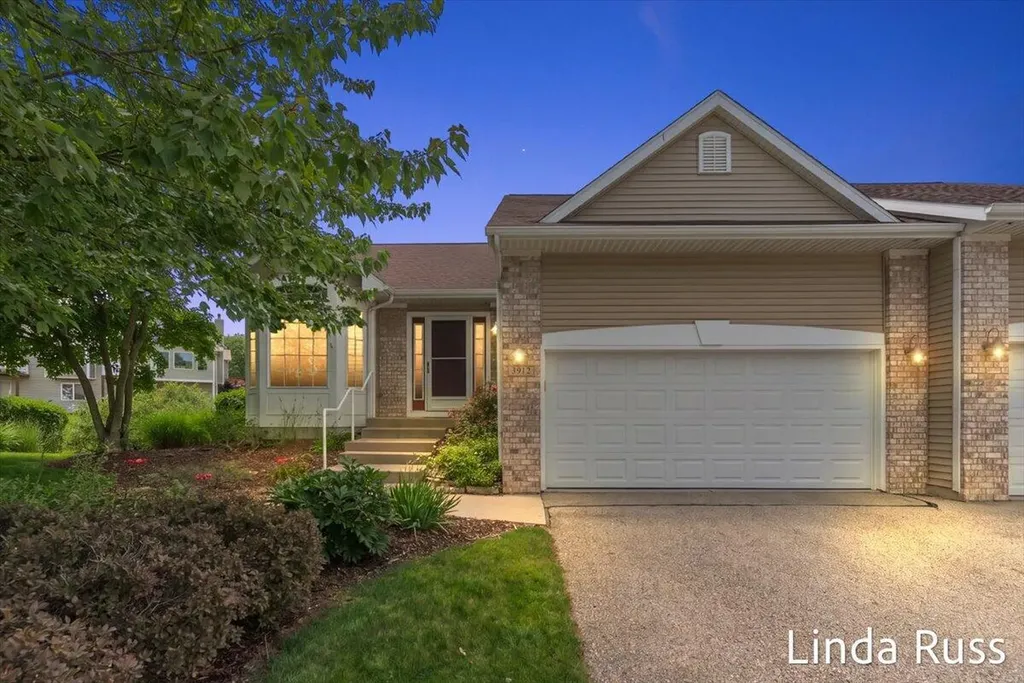 3912 Pemberton Drive SE Grand Rapids City MI 49508