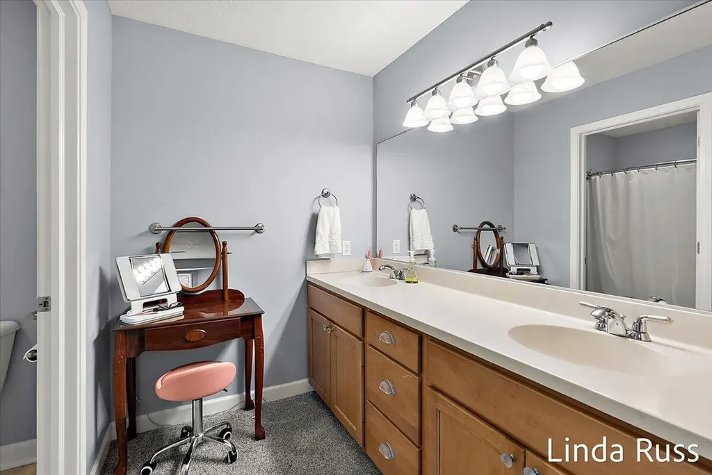 3912 Pemberton Drive SE Grand Rapids City MI 49508