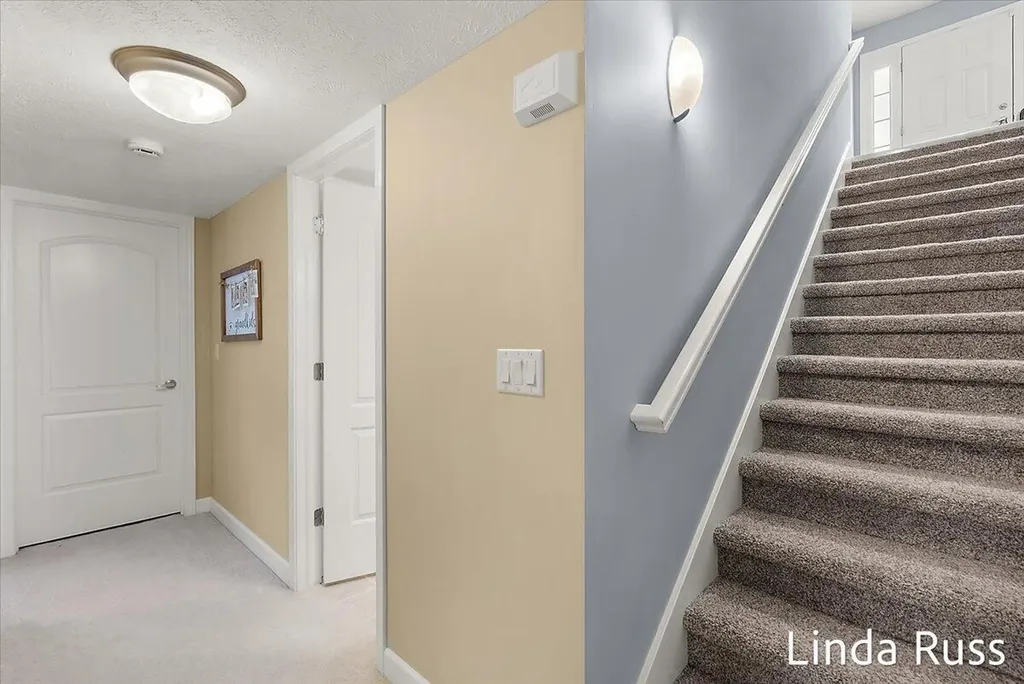 3912 Pemberton Drive SE Grand Rapids City MI 49508