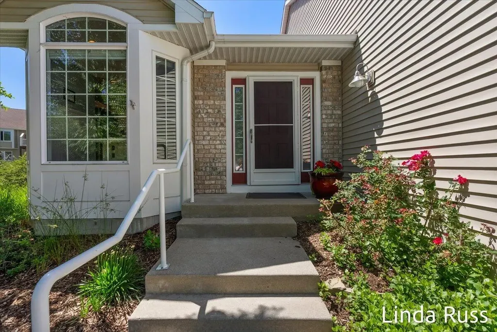 3912 Pemberton Drive SE Grand Rapids City MI 49508