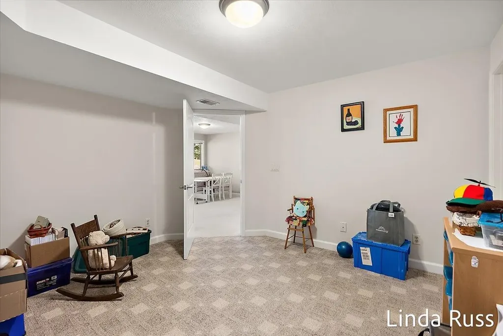 3912 Pemberton Drive SE Grand Rapids City MI 49508