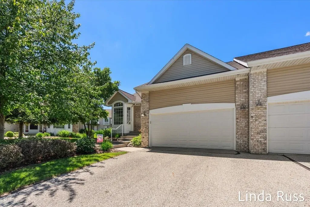 3912 Pemberton Drive SE Grand Rapids City MI 49508