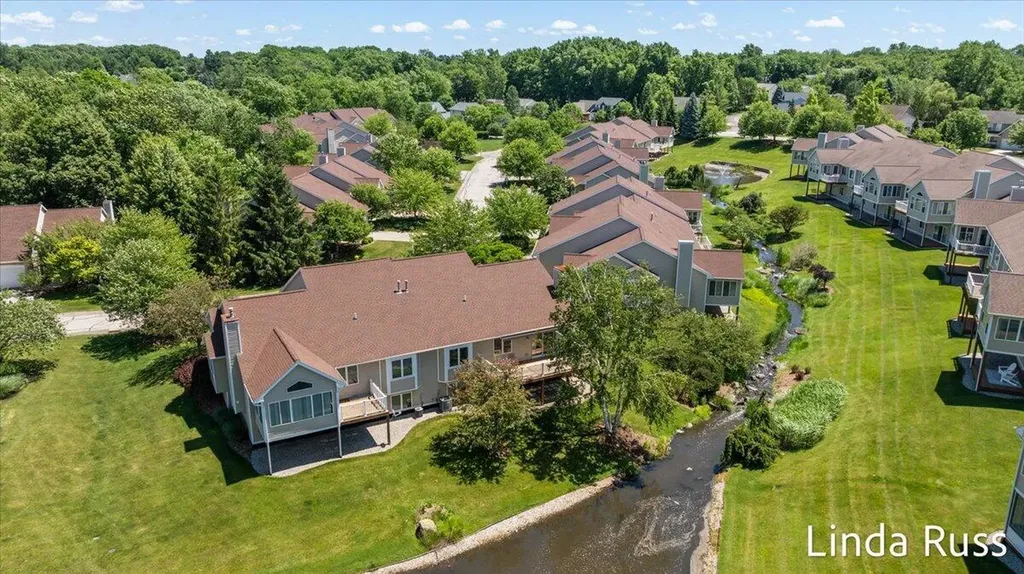 3912 Pemberton Drive SE Grand Rapids City MI 49508