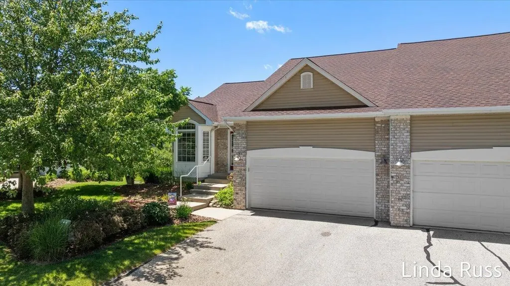 3912 Pemberton Drive SE Grand Rapids City MI 49508