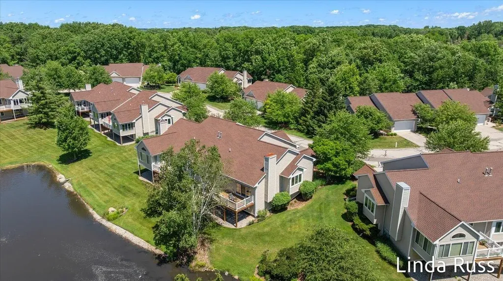 3912 Pemberton Drive SE Grand Rapids City MI 49508