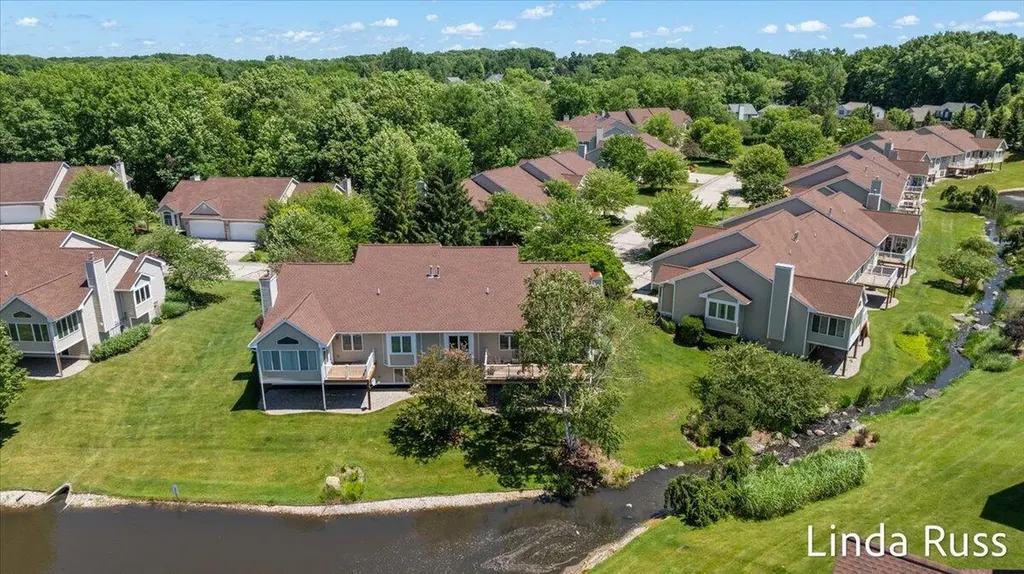 3912 Pemberton Drive SE Grand Rapids City MI 49508