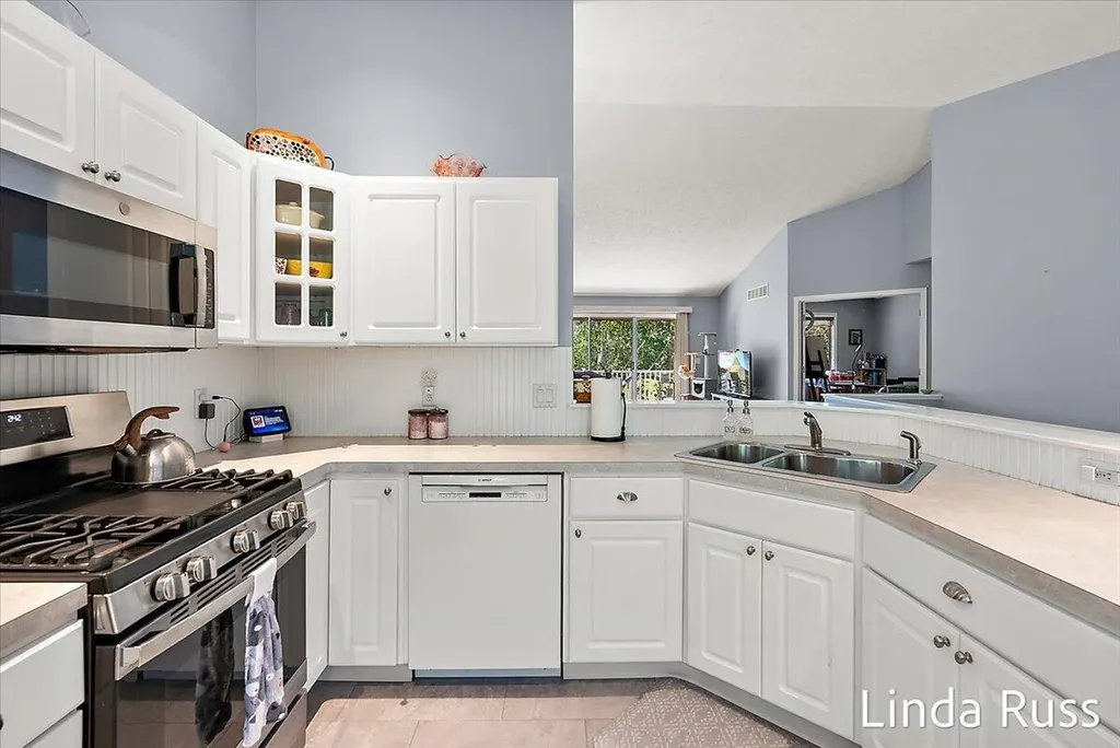 3912 Pemberton Drive SE Grand Rapids City MI 49508