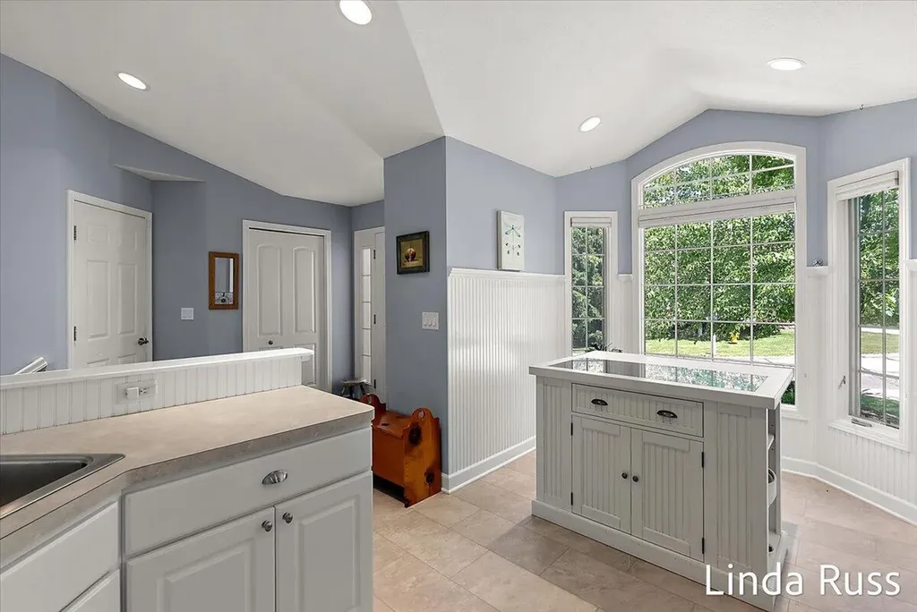 3912 Pemberton Drive SE Grand Rapids City MI 49508