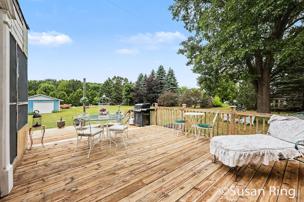 3454 Holland Lake Evergreen Township MI 48884