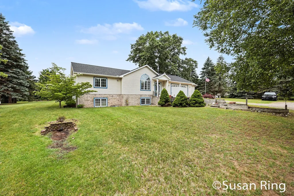 3454 Holland Lake Evergreen Township MI 48884