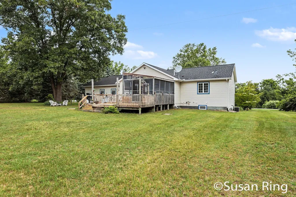 3454 Holland Lake Evergreen Township MI 48884