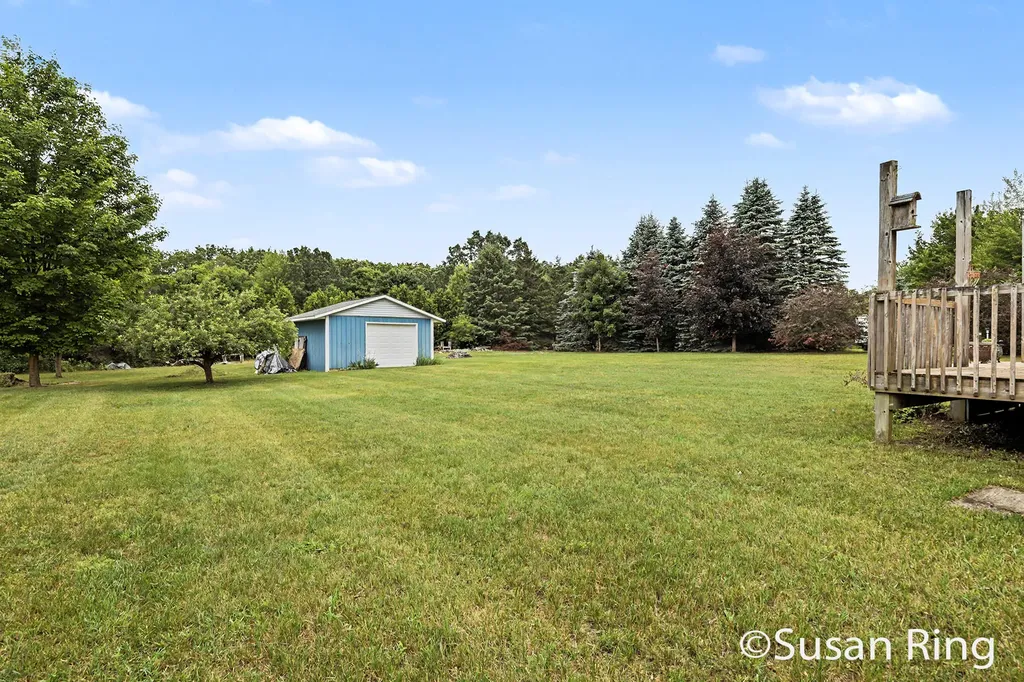 3454 Holland Lake Evergreen Township MI 48884