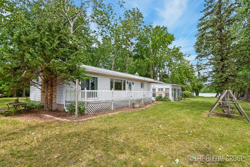 15121 Roberts Shore Drive Constantine Township MI 49042