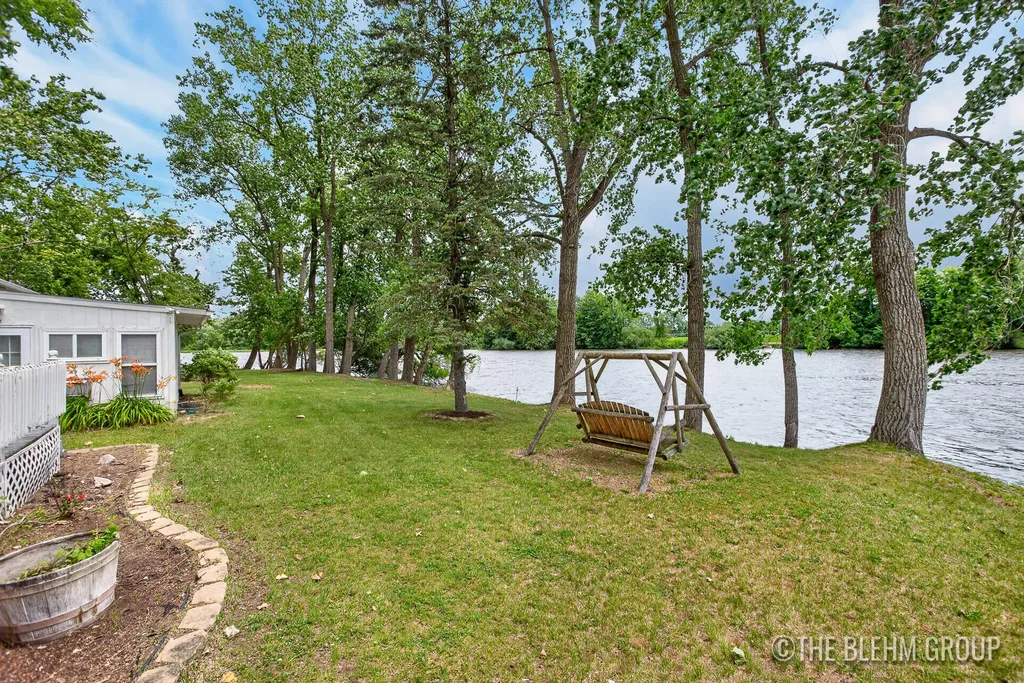 15121 Roberts Shore Drive Constantine Township MI 49042