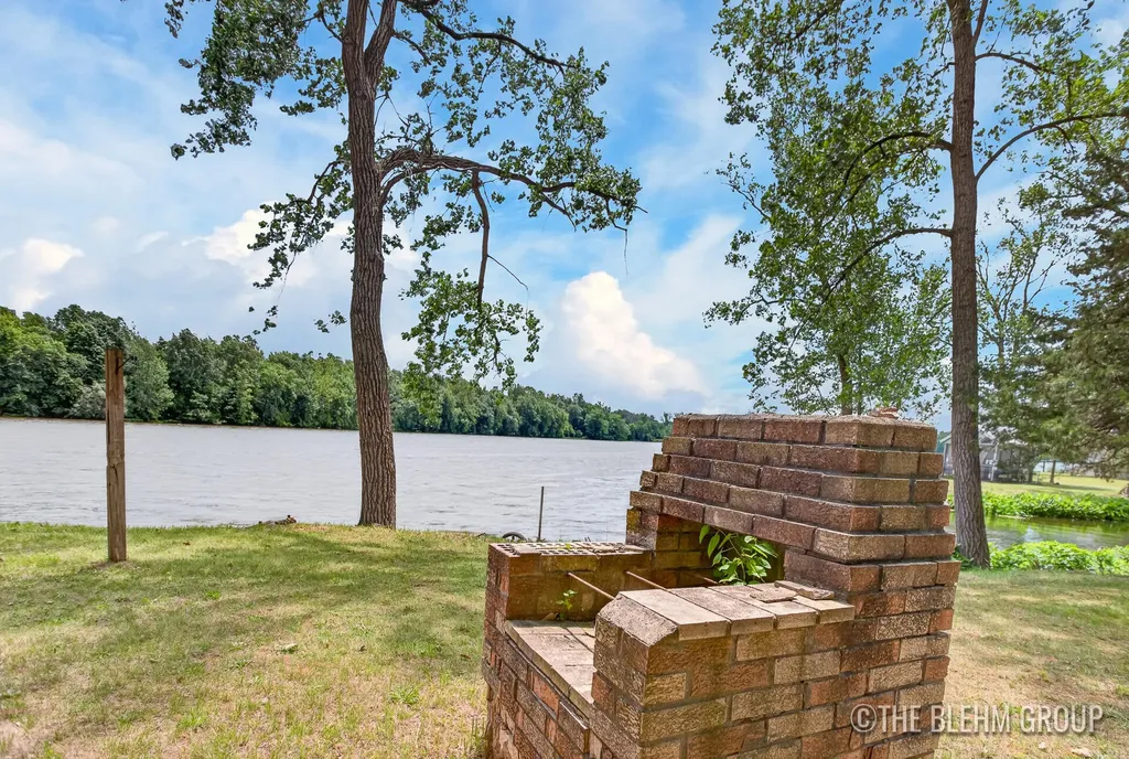 15121 Roberts Shore Drive Constantine Township MI 49042