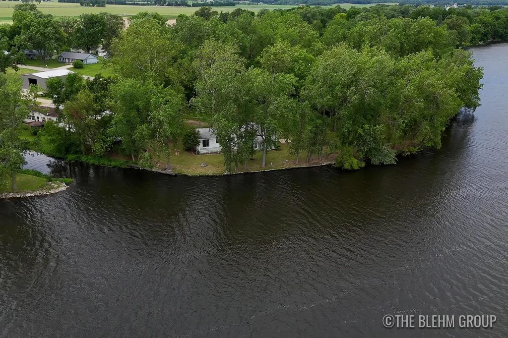 15121 Roberts Shore Drive Constantine Township MI 49042