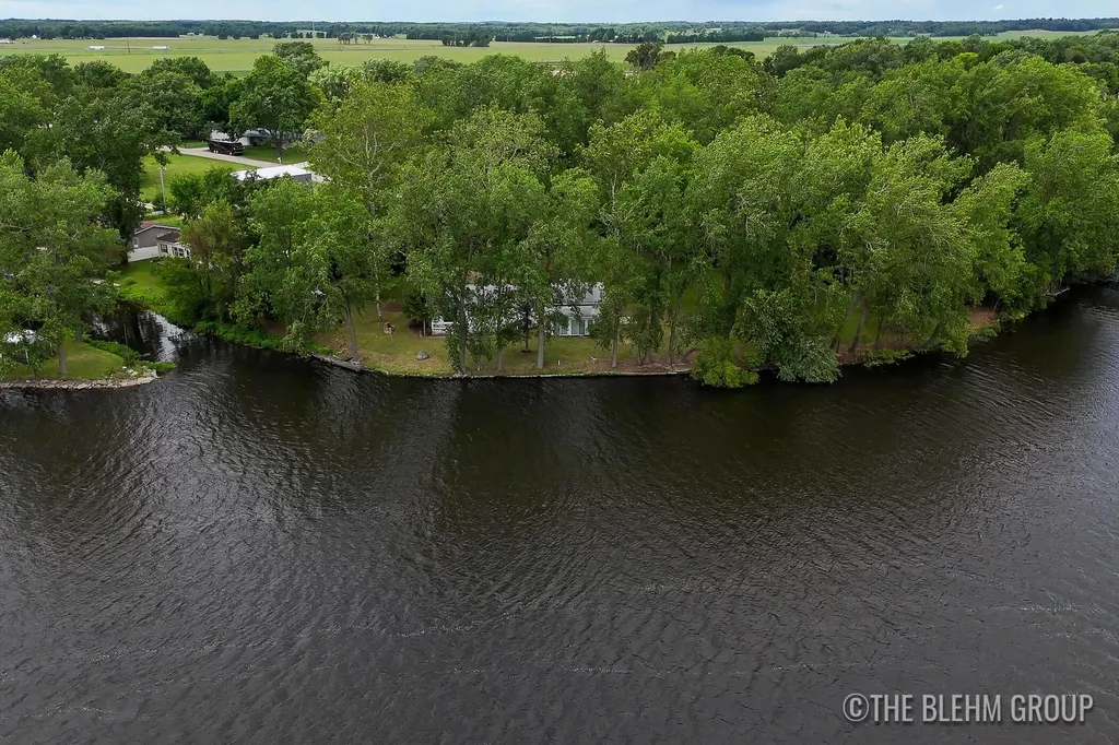 15121 Roberts Shore Drive Constantine Township MI 49042