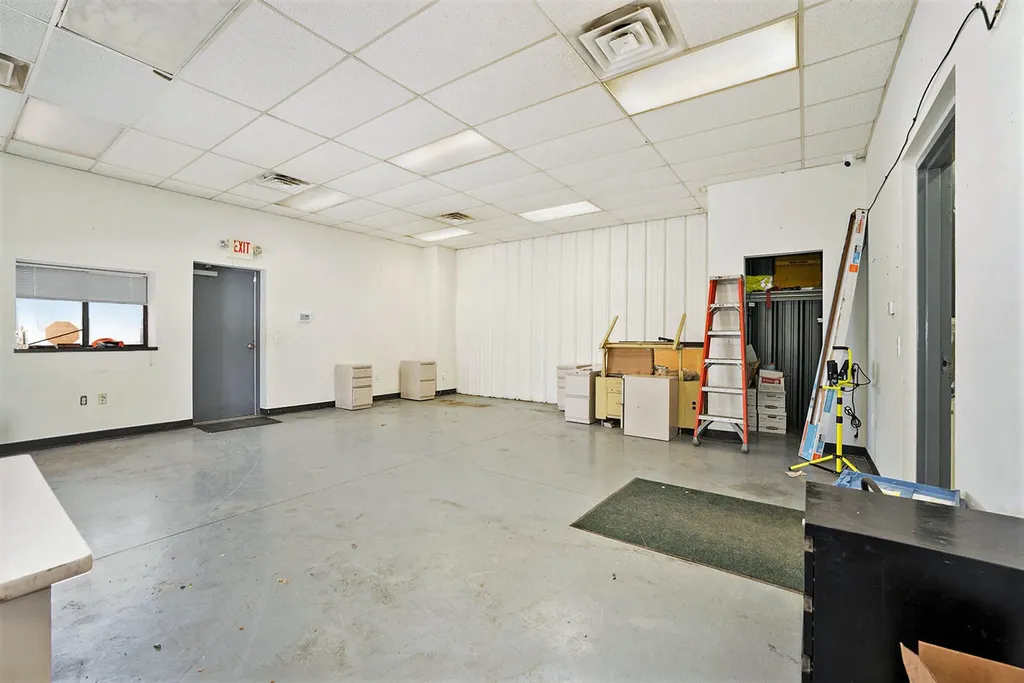 479 & 515 S Division Street Newaygo City MI 49337