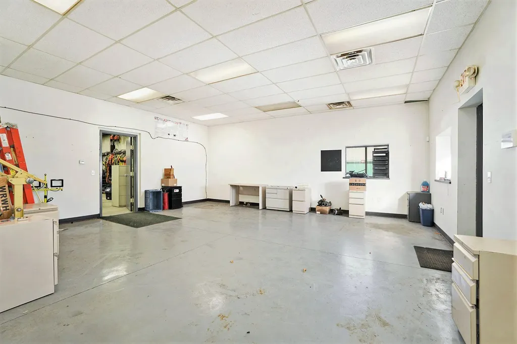 479 & 515 S Division Street Newaygo City MI 49337