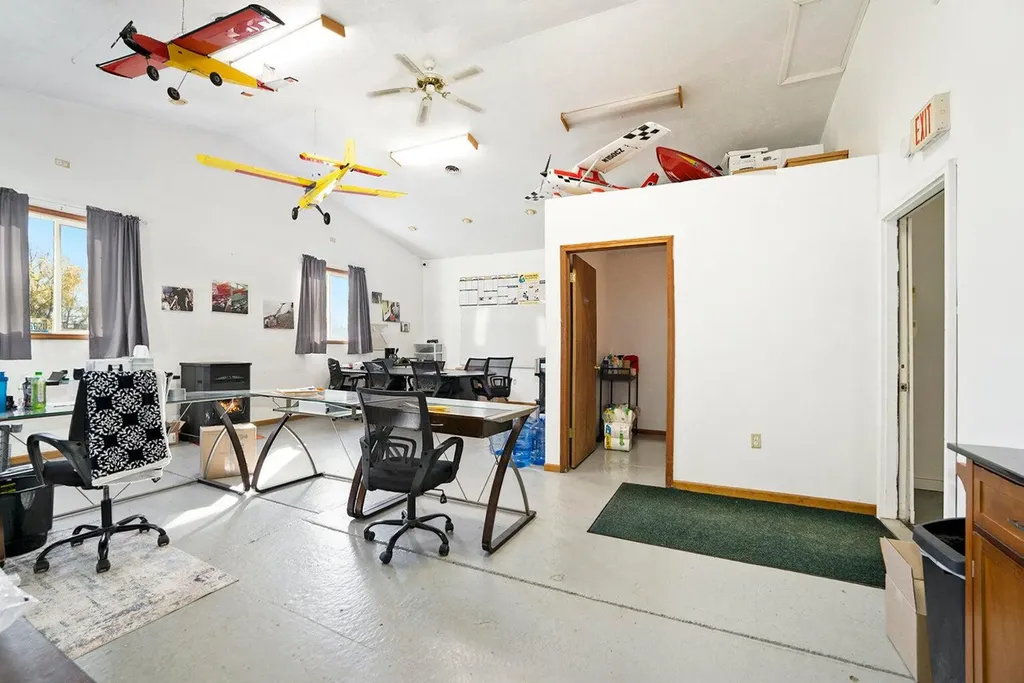 479 & 515 S Division Street Newaygo City MI 49337