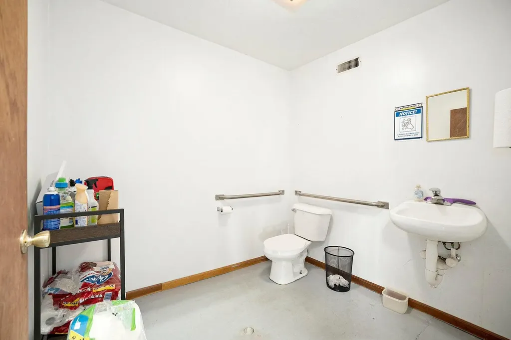 479 & 515 S Division Street Newaygo City MI 49337