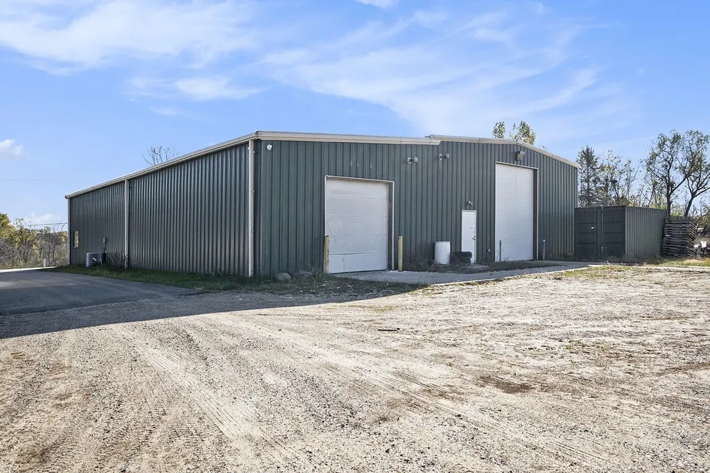 479 & 515 S Division Street Newaygo City MI 49337