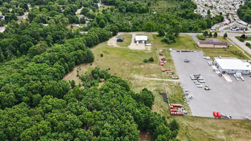 479 & 515 S Division Street Newaygo City MI 49337