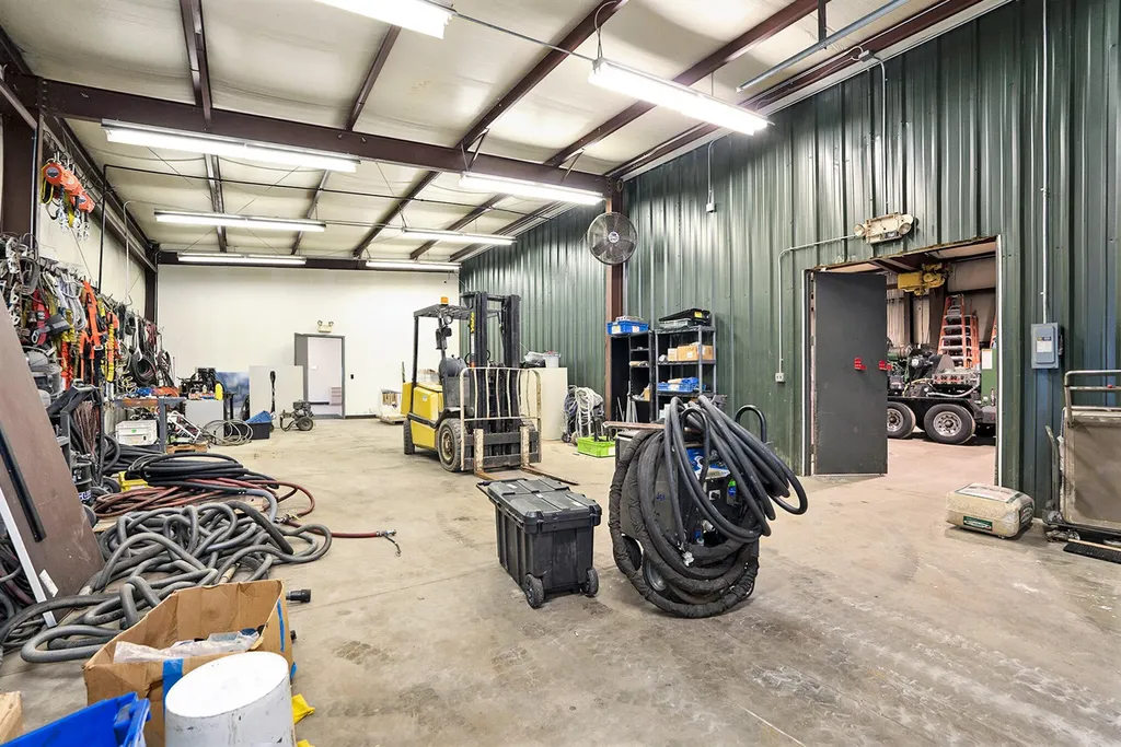 479 & 515 S Division Street Newaygo City MI 49337