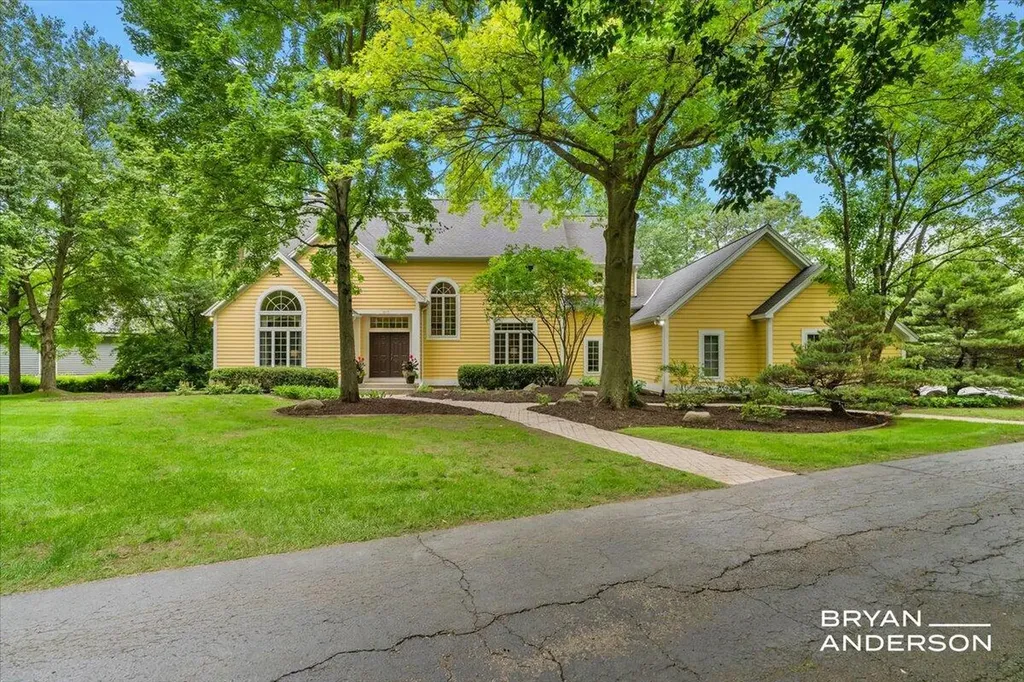 1015 Bradford Hollow Lane NE Grand Rapids Charter Township MI 49525